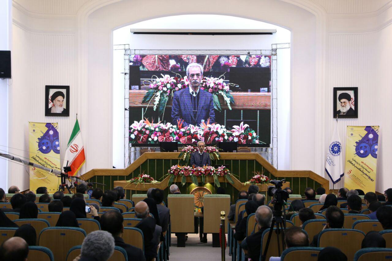 رئیس اتاق ایران در اختتامیه همایش «توسعه پایدار با رویکرد بهبود محیط کسب و کار» : اگر به دنبال توسعه پایدار هستیم، بخش سیاست باید بدهی خود را با بخش اقتصاد تسویه کند رئیس اتاق ایران در اختتامیه همایش «توسعه پایدار با رویکرد بهبود محیط کسب و کار» : اگر به دنبال توسعه پایدار هستیم، بخش سیاست باید بدهی خود را با بخش اقتصاد تسویه کند